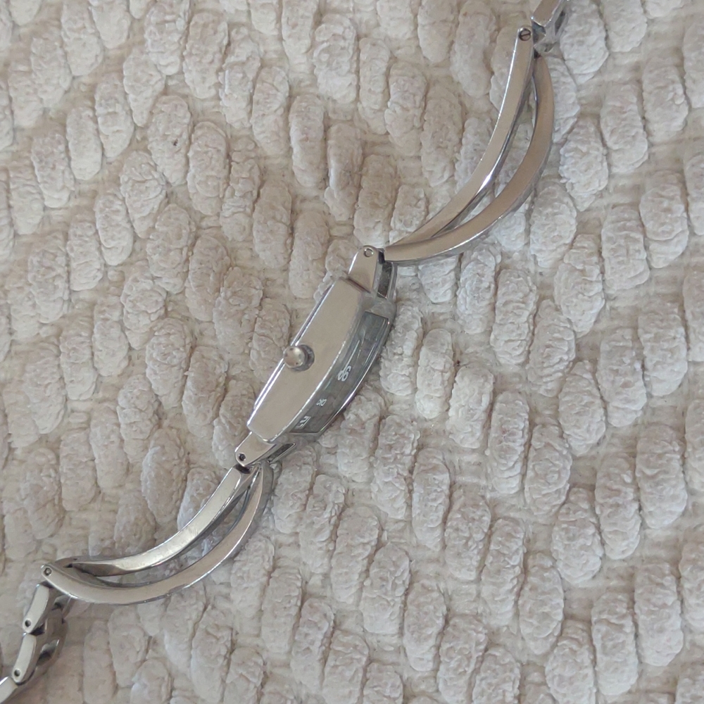 🥳 TRADED! DKNY Crosswalk Stainless Steel Watch - Picture 8 of 8